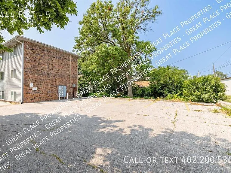 2444 E St #5 — Photo 5