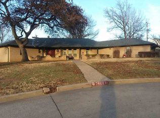 2409 Meadowbrook St, Ponca City, OK 74604