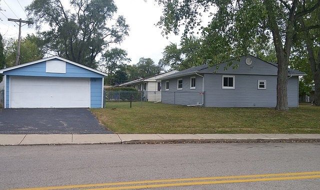1st image of 35 Hickory Dr