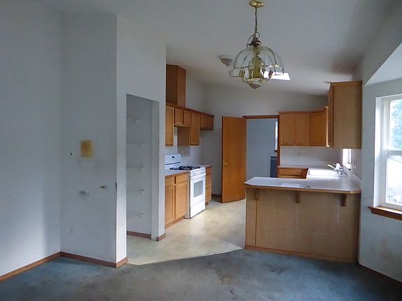 2nd image of 1654 Aspen Dr