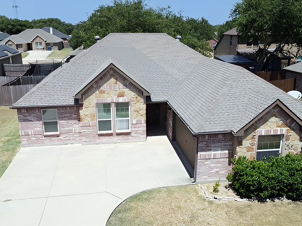 1st image of 221 Anthony Ln