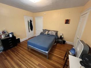 124 Harvey St #2, Cambridge, MA 02140