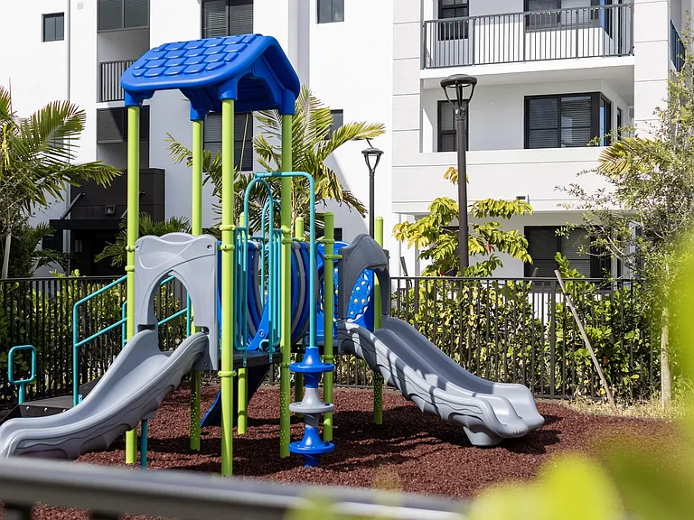 Vibe Residences — Photo 6