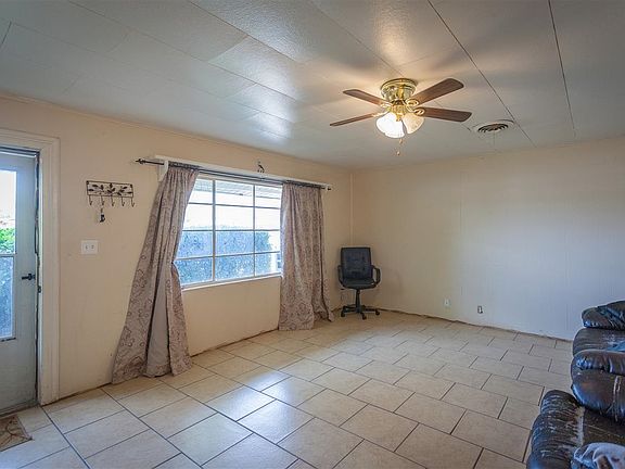5th image of 917 Davidson Dr