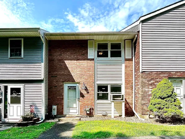 153 Hague Blvd #D, Glenmont, NY 12077