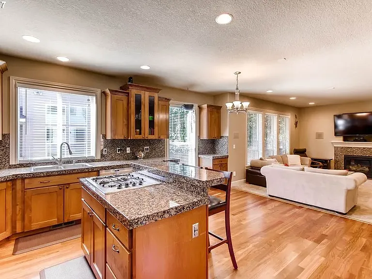 12318 NW 21st Ave — Photo 19