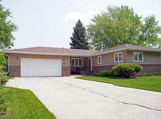 3207 Elm St N, Fargo, ND 58102