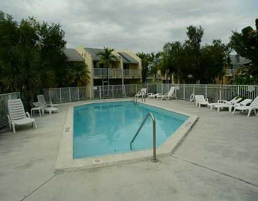 2nd image of 16208 SW 92nd Ave #20