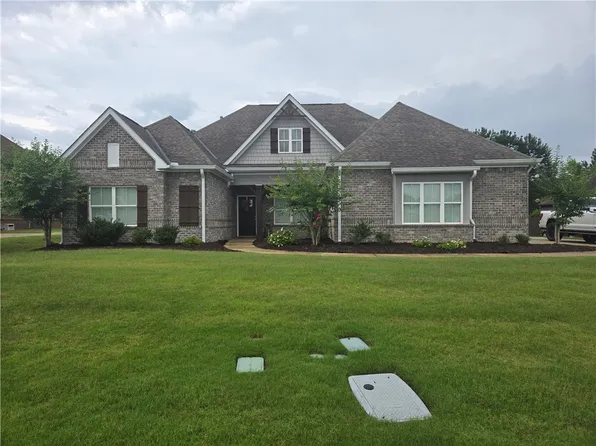 739 Towne Lake Pkwy, Opelika, AL 36804