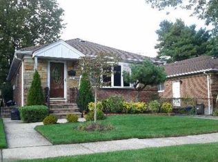 26219 60th Ave, Little Neck, NY 11362