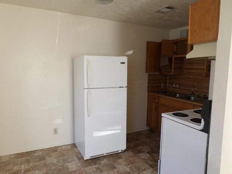 522 Wolf St — Photo 11