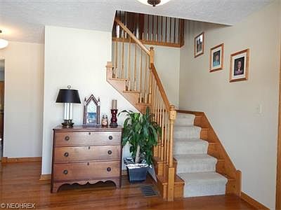 4th image of 210 Essex Ln