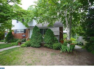 930 Lomond Ln, Philadelphia, PA 19128