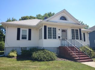 320 Park St, West Roxbury, MA 02132