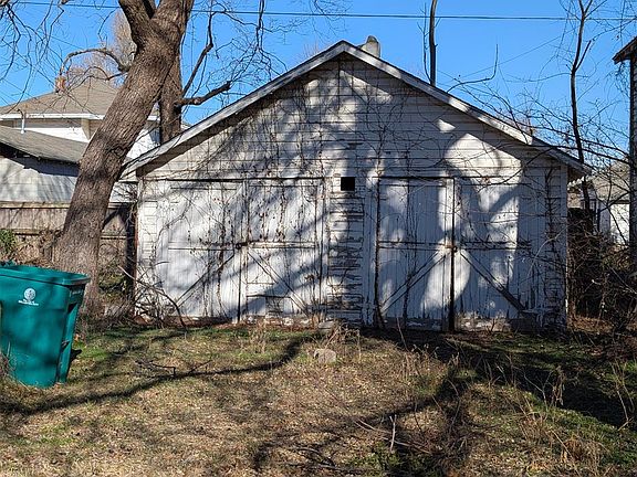 3rd image of 2225 NW 13th St