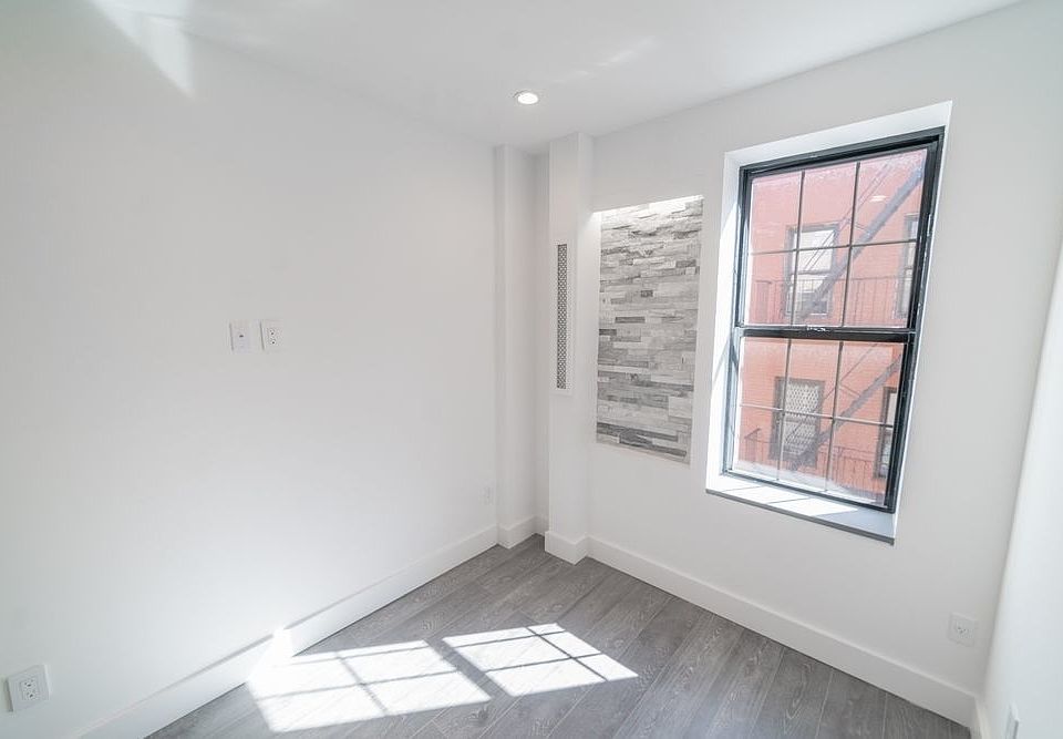 2nd image of 60 Seaman Ave APT 3J