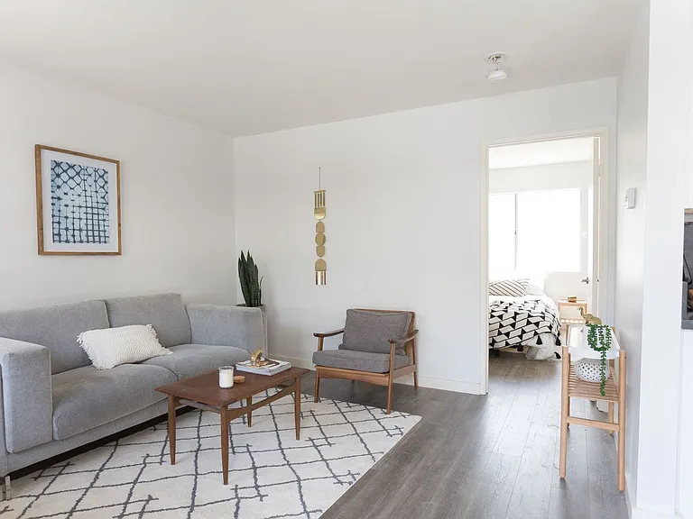 1815 E 2nd St #17 — Photo 1