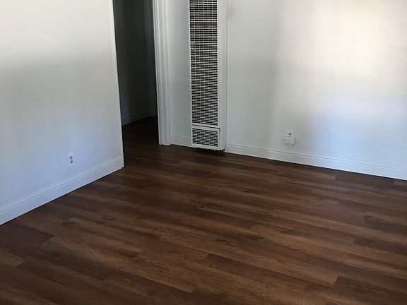 5th image of 1218 Carson Ave