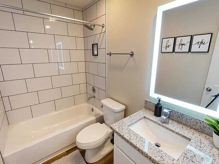 Midtown Apartments — Photo 14
