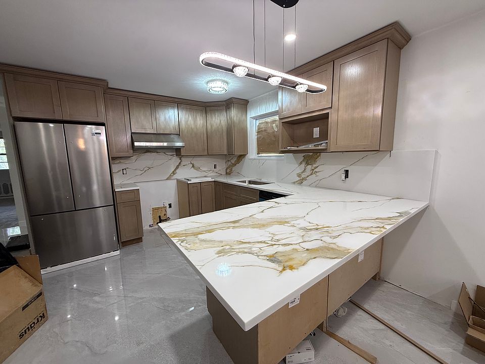 1st image of 164 Pembroke St #1