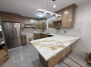 164 Pembroke St #1, Brooklyn, NY 11235