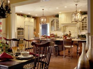 337 Highland Ln, Bryn Mawr, PA 19010