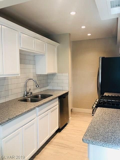 1st image of 3477 Villa Knolls South Dr