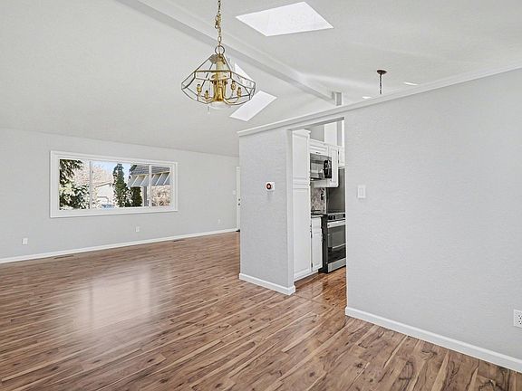 4th image of 2913 Silverwood Dr