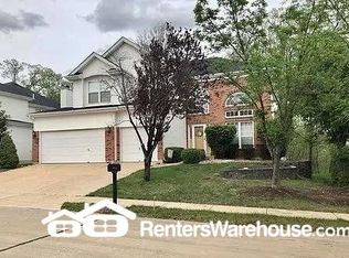 1137 New Ballwin Oaks Dr, Ballwin, MO 63021