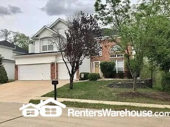 1137 New Ballwin Oaks Dr, Ballwin, MO 63021