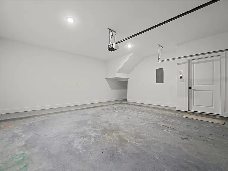 870 W Little York Rd #C — Photo 34