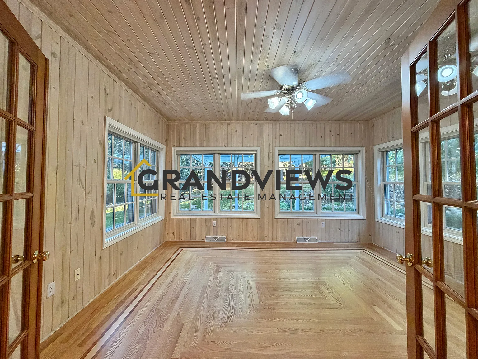 4 bed, 4212 sqft, $4,400 — Photo 4