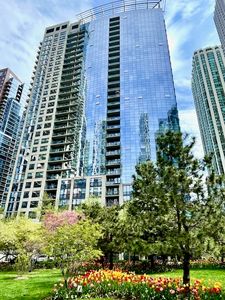 201 N Westshore Dr APT 903, Chicago, IL, 60601
