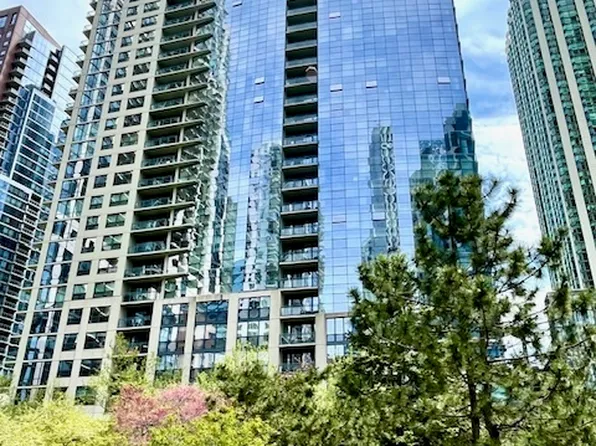 201 N Westshore Dr APT 903, Chicago, IL 60601