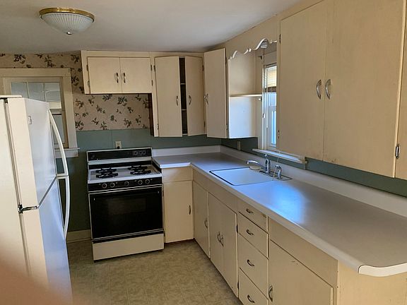 3rd image of 400 W Roosevelt St