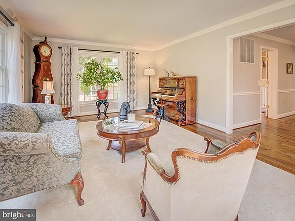 5th image of 3807 Sandalwood Ct