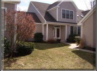 303 Willow Brook Dr, Wayland, MA 01778