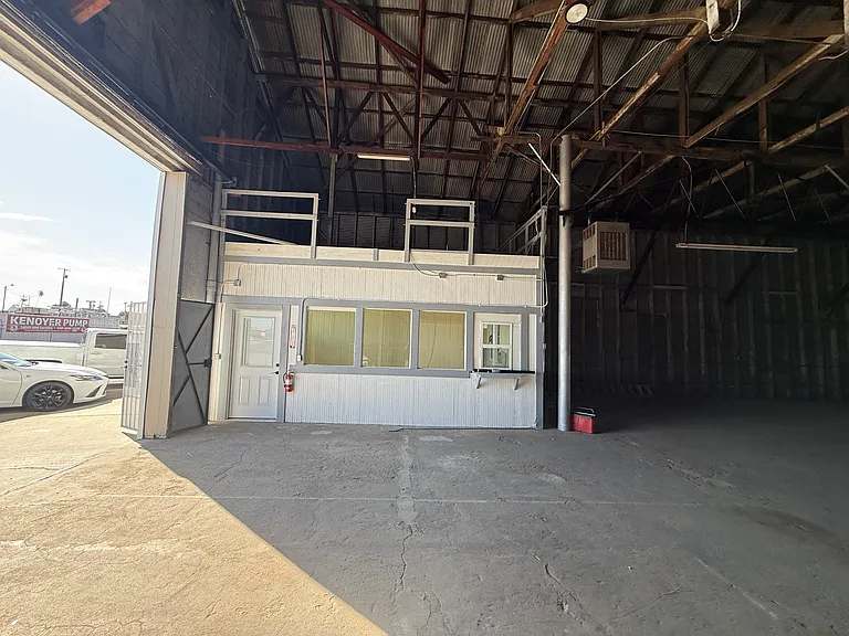 2031 W Front St — Photo 8