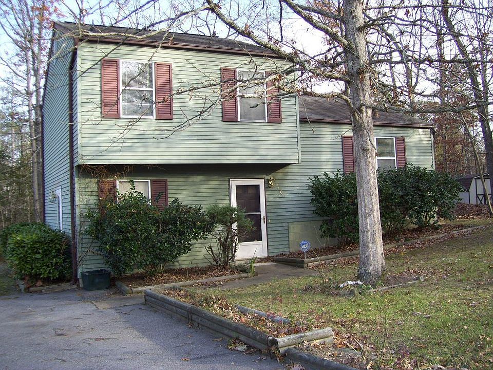 View of the front of the Home - 1.35 Acre