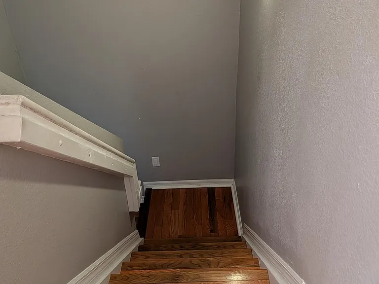238 SE 2nd Ave — Photo 32