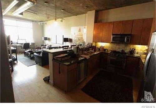 2nd image of 840 E Green St Unit 423