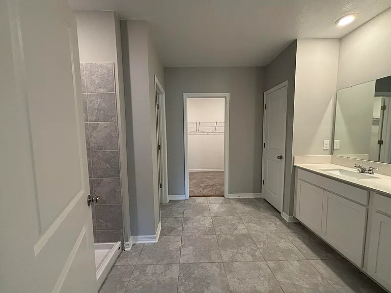 1498 Austin St — Photo 16