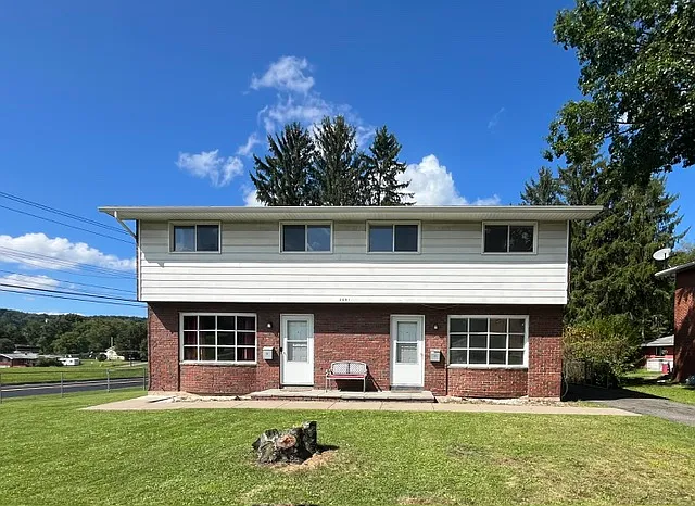 3 bed, 1.5 bath, 1100 sqft, $1,500 — Photo 1
