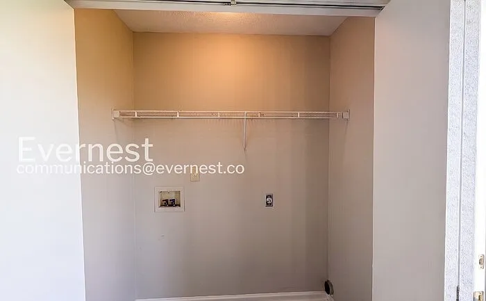 5669 Kaitlyn Dr W — Photo 26