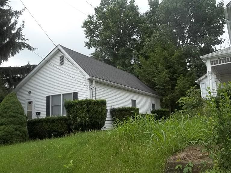 1st image of 233 W Pleasant St