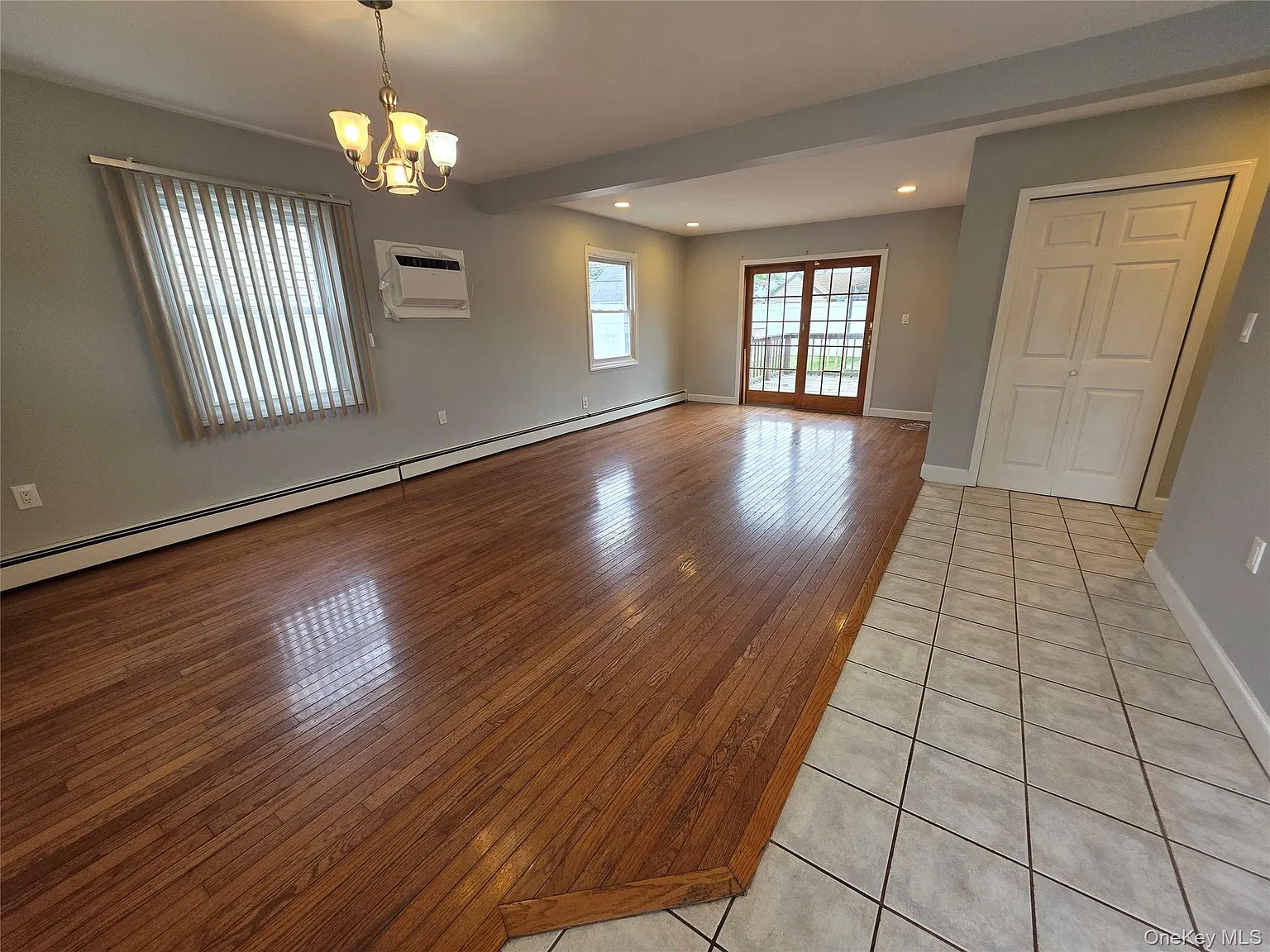 3 bed, 1.0 bath, 1050 sqft, $3,750 — Photo 2