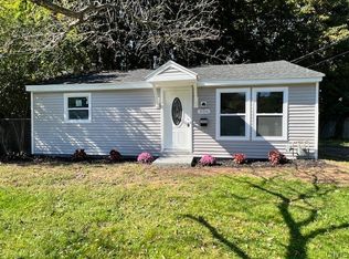 306 Belmore Dr, North Syracuse, NY 13212