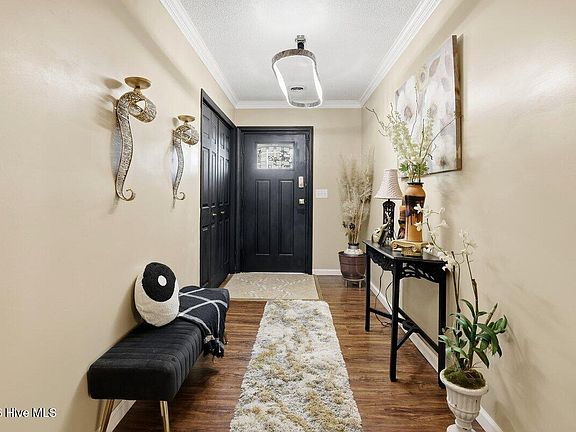 3rd image of 810 Williams Road