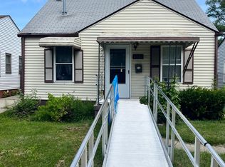 8427 Meadow Ave, Warren, MI