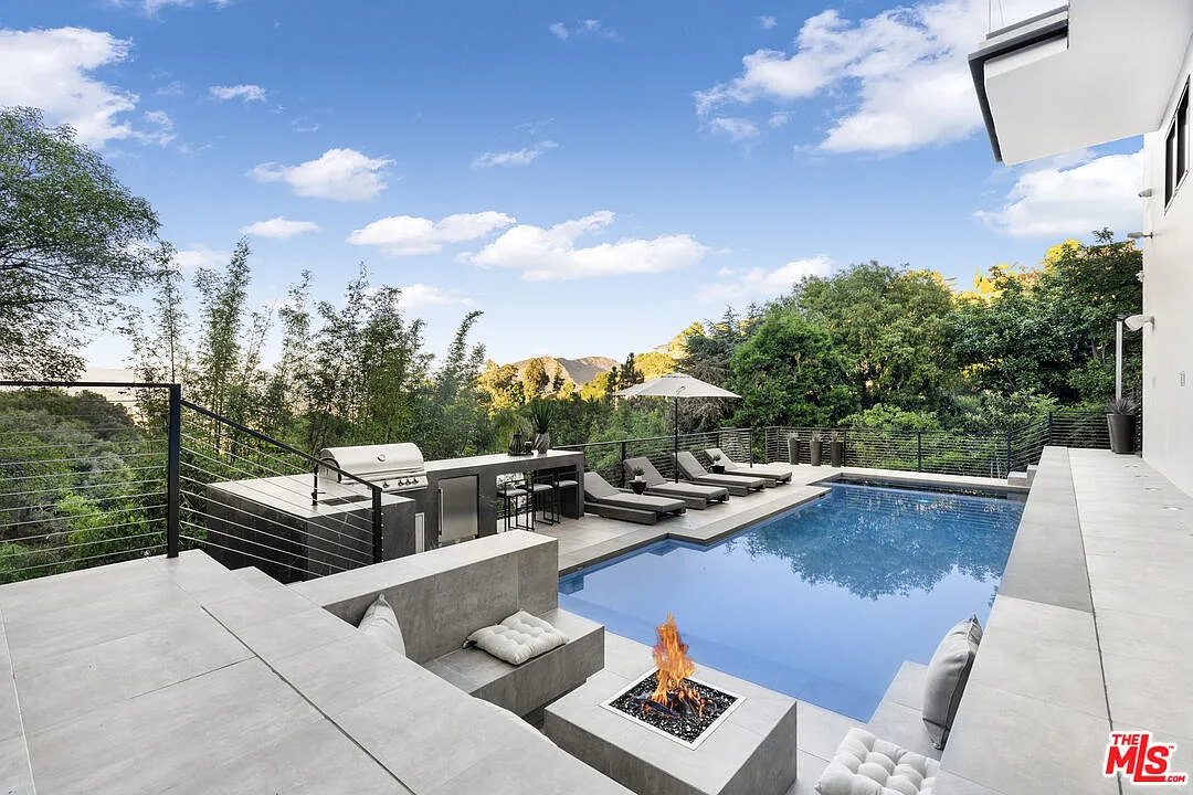 5 bed, 4.5 bath, 3617 sqft, $28,000 — Photo 4